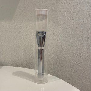 NWT Heavenly Skin Skin-Hugging Foundation Brush